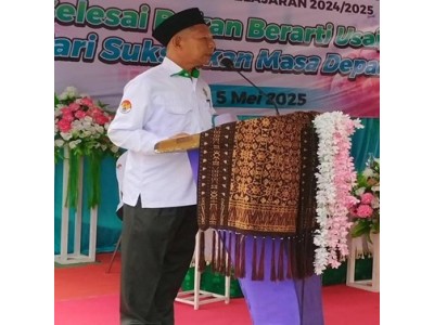 Kepala MAN Ende Apresiasi Lulusan Terbaik MAN Ende T.P 2024/2025