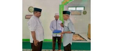 MAN Ende Adakan Acara Sederhana Melepas Guru Terbaik
