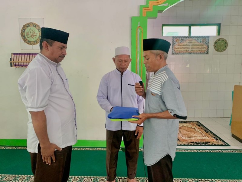 MAN Ende Adakan Acara Sederhana Melepas Guru Terbaik