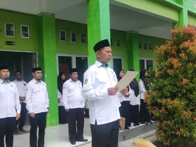 MAN Ende Laksanakan Upacara Peringatan Harkitnas