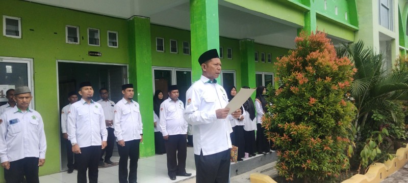 MAN Ende Laksanakan Upacara Peringatan Harkitnas