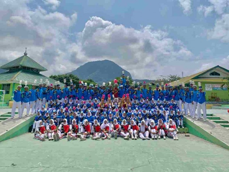 Tampil Spektakuler: Sang Jawara Marching Band GCA MAN Ende Menghibur Masyarakat Kota Ende dan Sekitarnya Pada Peringatan HUT RI Ke-80 di Lapangan Pancasila Ende
