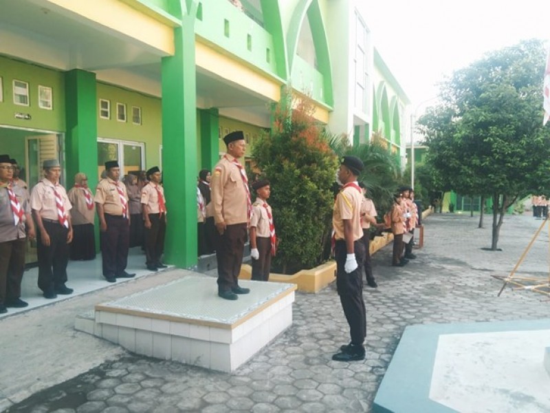 MAN Ende Gelar Upacara Peringatan HUT Pramuka ke-64