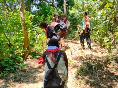 MAN Ende Adakan Tracking Pramuka