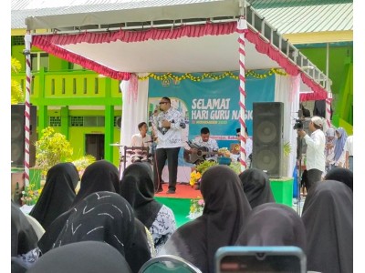The Orang Dalam Sukses Memukau di Perayaan HGN MAN Ende