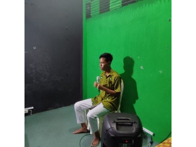 2 Siswa MAN Ende Presentasi Myres 
