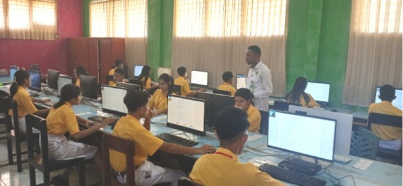 MAN Ende Utus Guru Pengawas ANBK