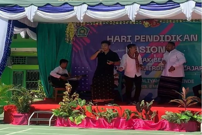 MAN Ende Semarakkan Hardiknas Dengan Berbagai Pentas Seni