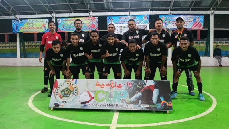 Tim Guru MAN Ende Ikuti Kompetisi Futsal Alumni