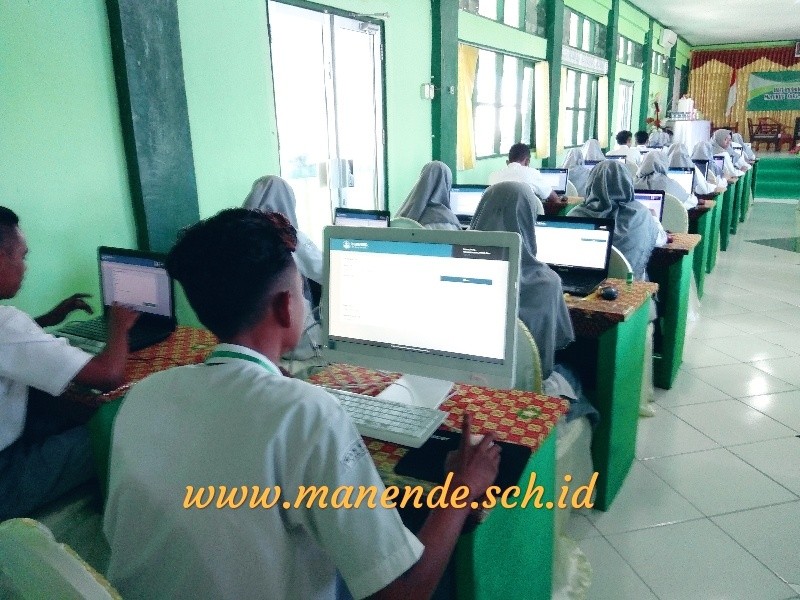 Siswa Kelas XII MAN Ende Hadapi UNBK