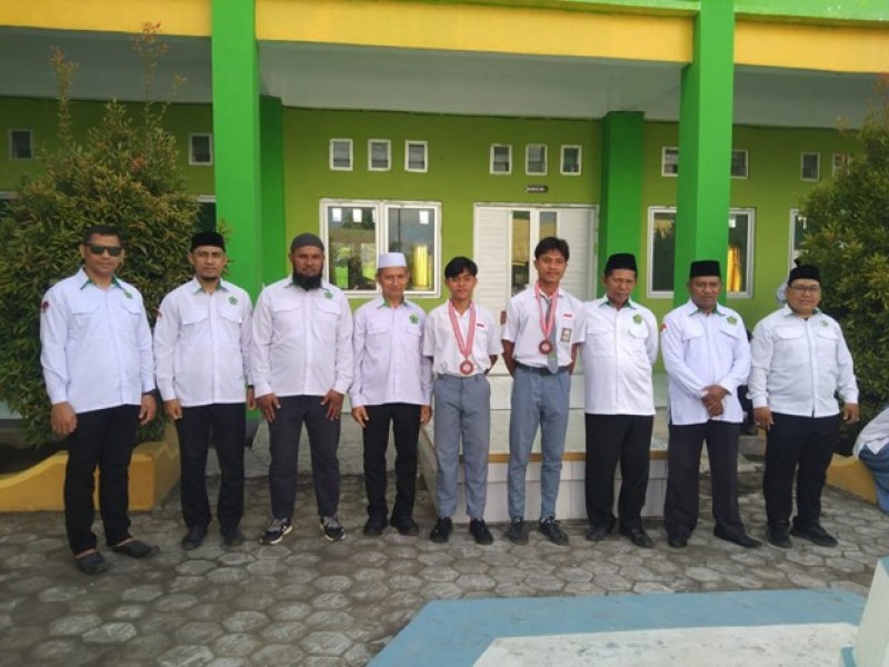 Dua  Atlet Renang  MAN Ende Sabet Medali Perunggu