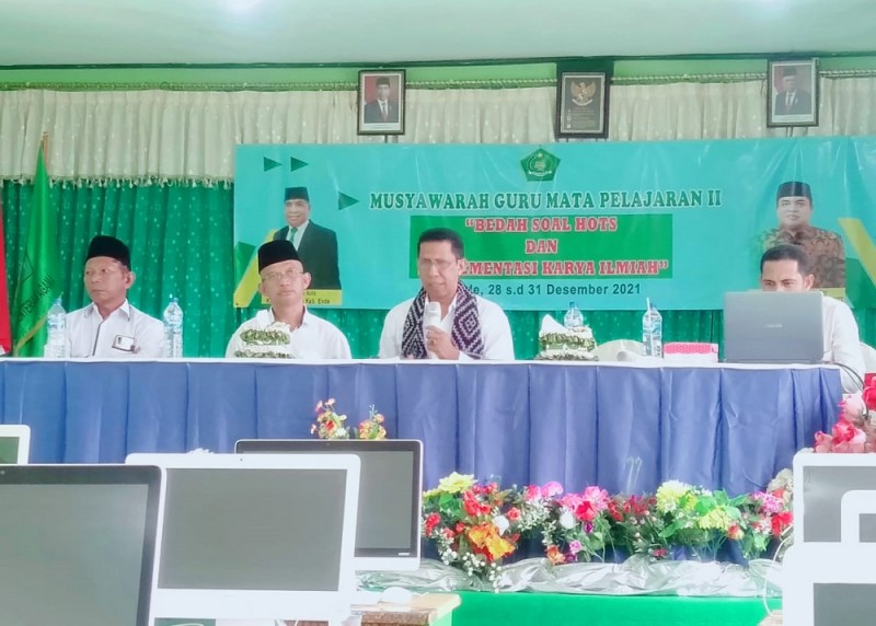 Kasi GTK Motivasi Guru dan Tenaga Kependidikan MAN Ende