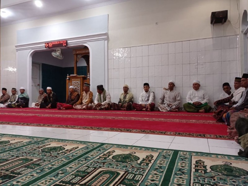 Di Ndona, Fery Sampaikan Pentingnya Zakat