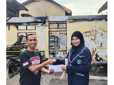 Peduli Bencana, OSIM MAN Ende Beri Bantuan ke SMP N 1 Ende