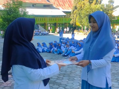 Siswi MAN Ende Jadi Duta Kosmetik