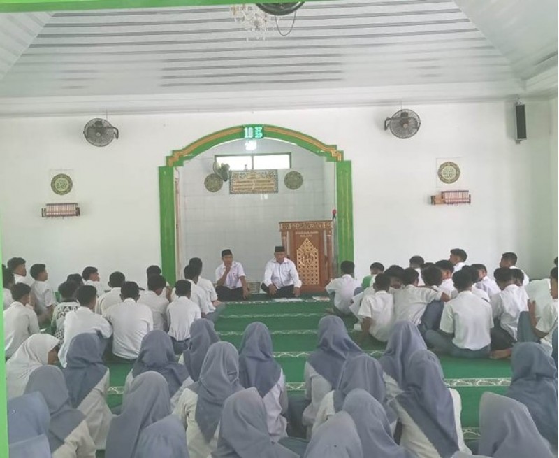 MAN Ende Gelar Sosialisasi Kepada  176 Orang Siswa Penerima PIP
