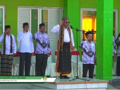 Kakan Kemenag Ende yang Baru Jadi Pembina Upacara HGN di MAN Ende