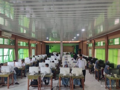 45 Orang Peserta OSN MAN Ende Mengikuti Kegiatan Simulasi