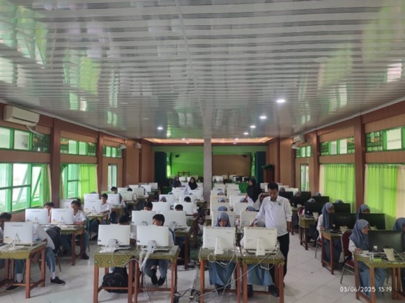 45 Orang Peserta OSN MAN Ende Mengikuti Kegiatan Simulasi