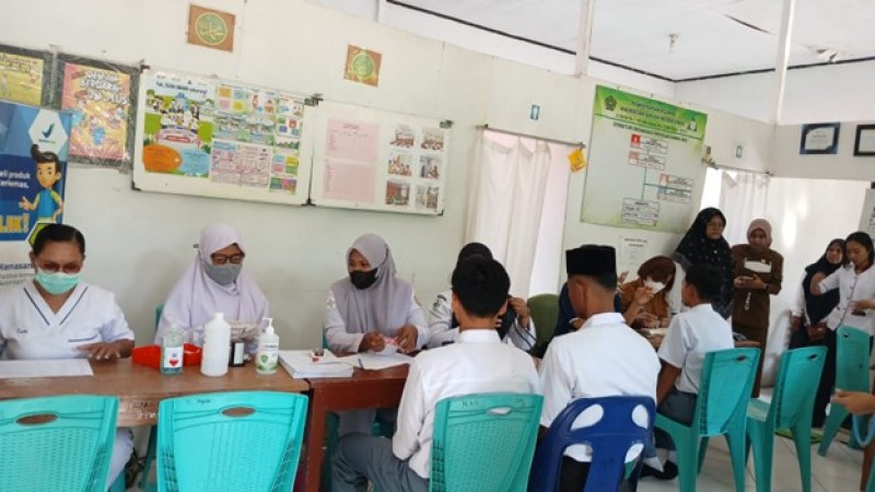 Siswa/i Kelas X  MAN Ende Mendapatkan Berbagai Aksi Pelayanan Kesehatan dari Puskesmas Kota